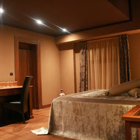 Ventura Boutique 3* فارنا